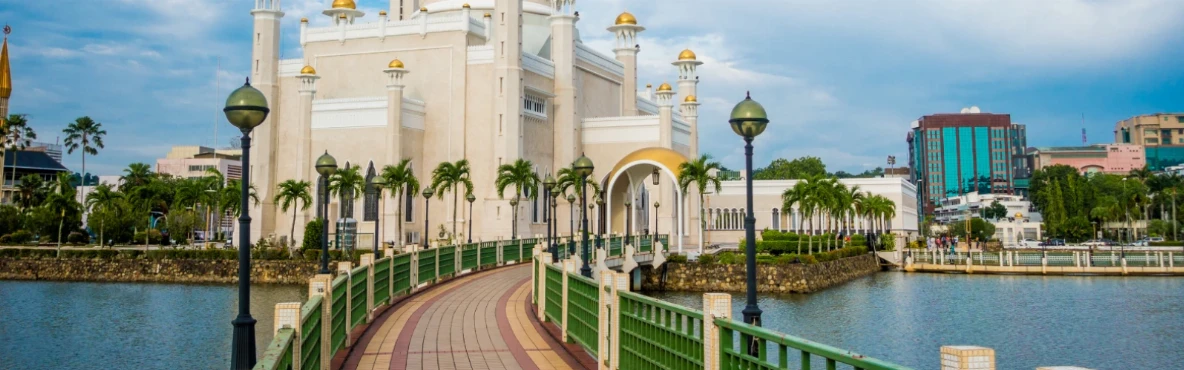 Haji Ali Walkway: Sunset Views & Spiritual Experience