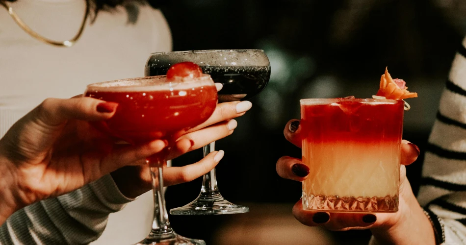 Mumbai'de Asla Uyumayan 24/7 Yiyecek ve Parti Mekanları