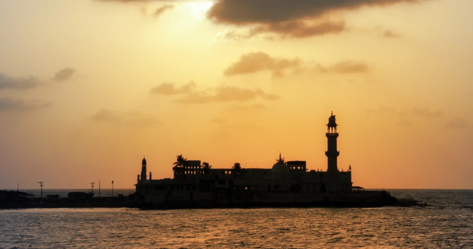 哈吉阿里步道。日落美景与灵性体验